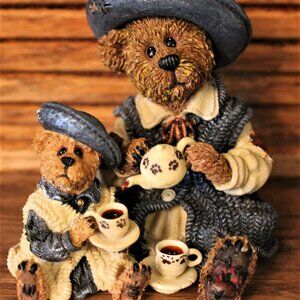 Boyd's Bears and Friends  "The special 2000 edition"  The Bearstone Collection.